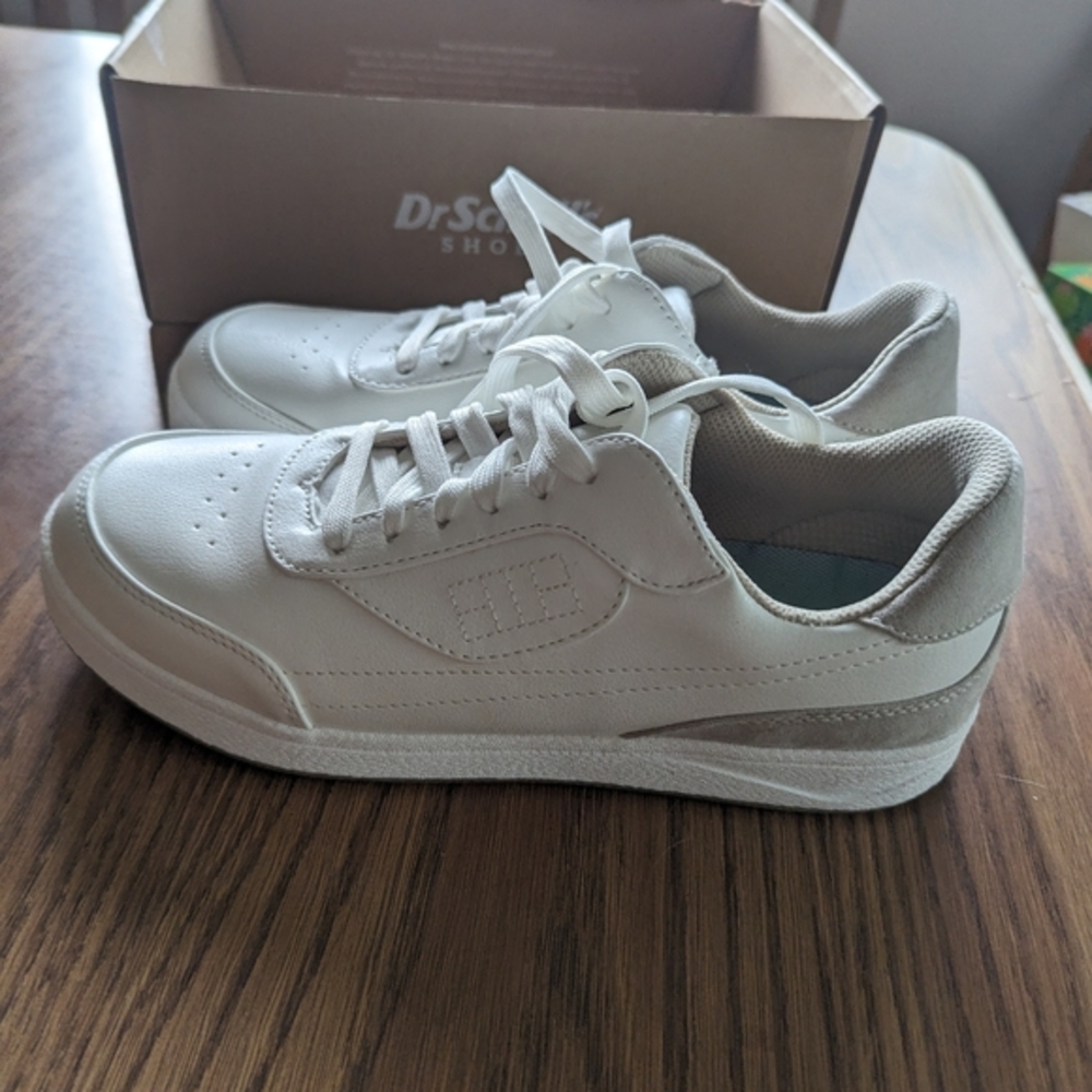 Dr Scholl's shoes dink it white